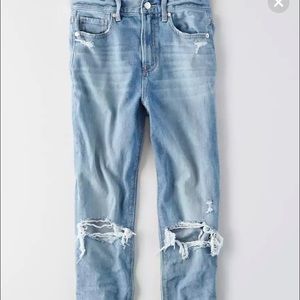 Brand new with tag American Eagle mom jean.